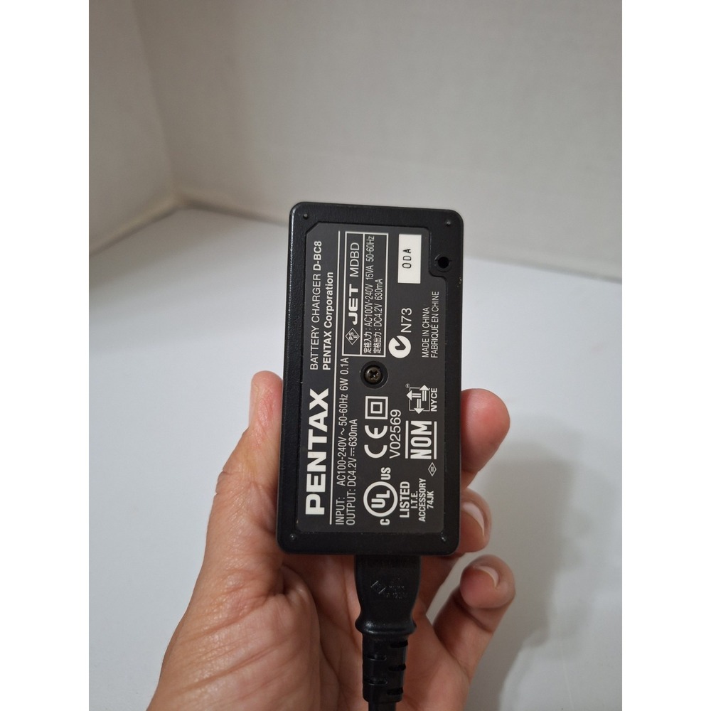 D-BC8 Battery Charger W/Battery for Pentax Camera - Tested Works - Picture 2 of 4